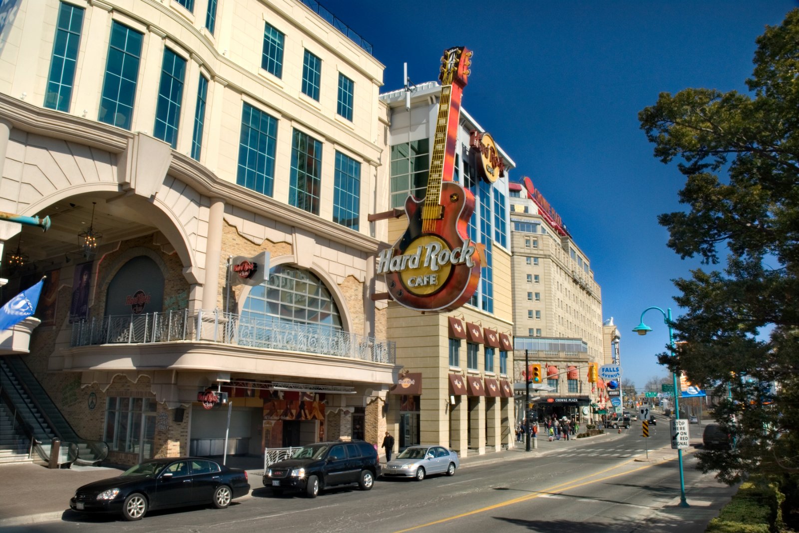 hrc_niagara_falls_canada_exterior_0292