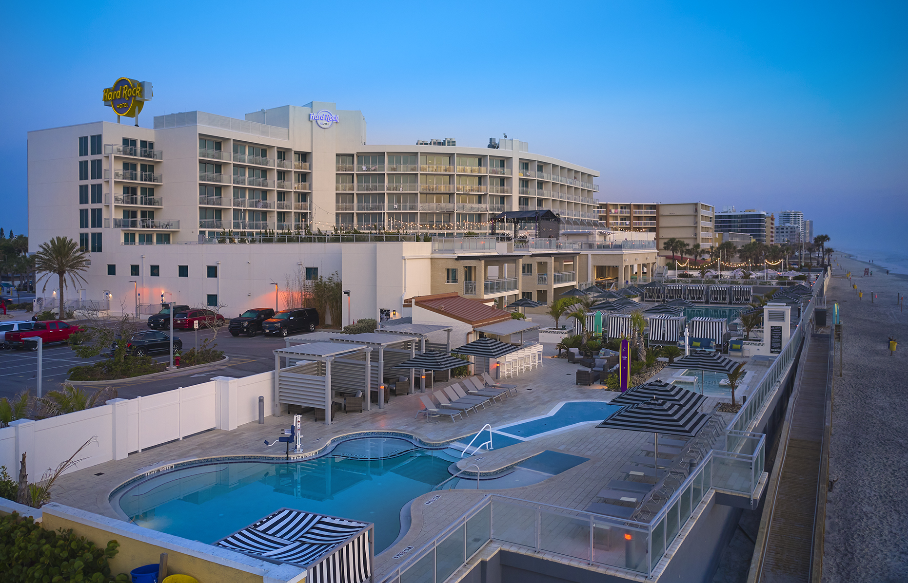hrd_pool_lobby019
